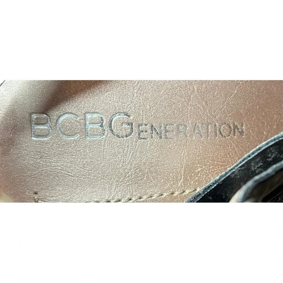 BCBG GENERATION BLACK PATENT LEATHER WEDGE WOMEN'S SIZE 8 - Picture 12 of 13
